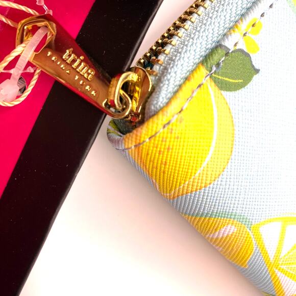 Trina Turk Lemon Zip Around Wallet Clutch Mint Yellow Novelty Fruit Print NIB - Picture 4 of 8